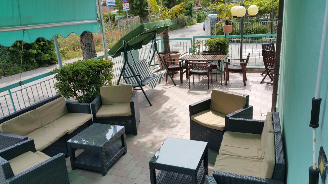Hotel Savina Rimini Eksteriør billede